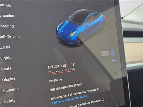 Used 2022 Tesla Model Y Performance AWD/4WD image 30