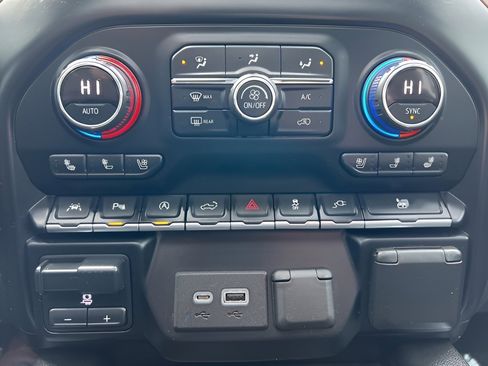 Used 2019 Chevrolet Silverado 1500 High Country w/ Technology Package image 14