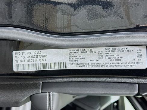 New 2025 Jeep Grand Cherokee L Altitude image 32