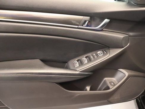 Used 2018 Honda Accord Sport image 9