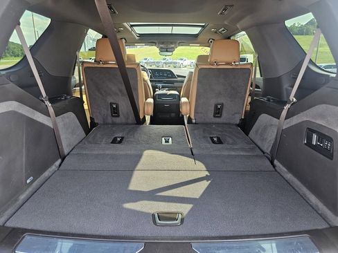 Used 2023 Cadillac Escalade Premium Luxury w/ LPO, Radiant Package image 19