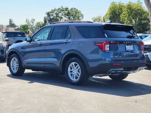 Used 2026 Ford Explorer Active w/ Active Comfort Package RWD image 2