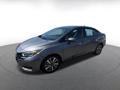 Used 2025 Nissan Versa SV FWD image 8