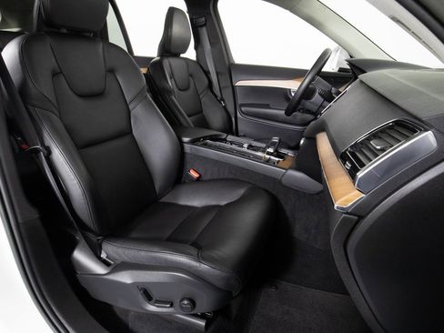 Used 2023 Volvo XC90 B6 Plus w/ Protection Package Premier image 20