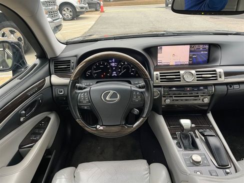 Used 2014 Lexus LS 460 image 8