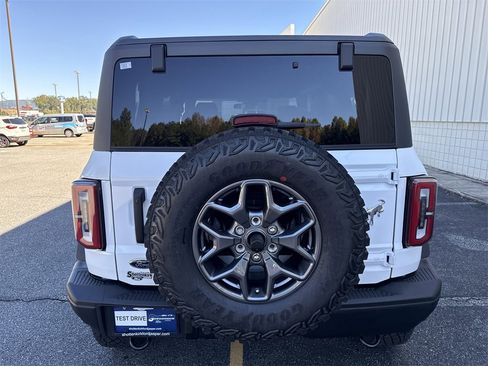 New 2025 Ford Bronco Badlands image 6