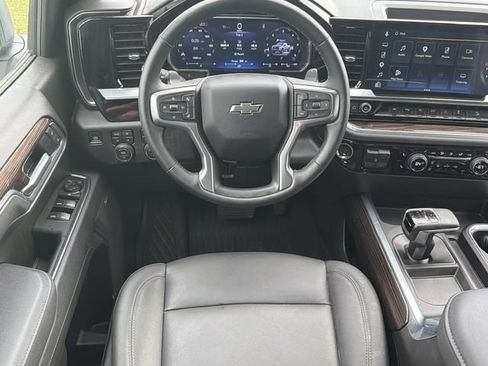 Used 2026 Chevrolet Silverado 1500 LT Trail Boss w/ LT Trail Boss Premium Package AWD/4WD image 24