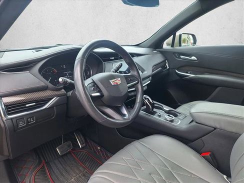 Used 2023 Cadillac XT4 Sport image 9
