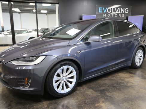 Used 2020 Tesla Model X Long Range AWD/4WD image 5