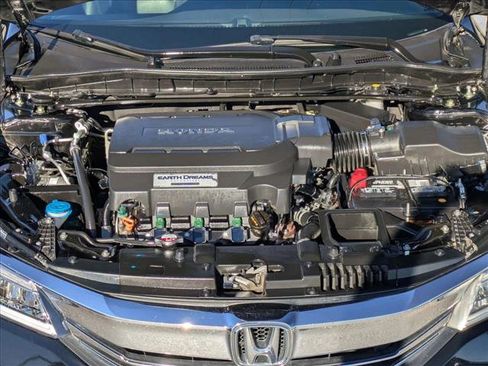 Used 2016 Honda Accord Touring image 23