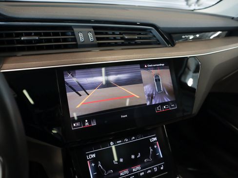 Used 2024 Audi Q8 e-tron Premium Plus w/ Premium Plus Package AWD/4WD image 22