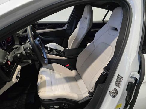 Used 2025 Porsche Panamera GTS image 4