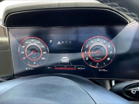 Used 2024 Hyundai Elantra Limited FWD image 14
