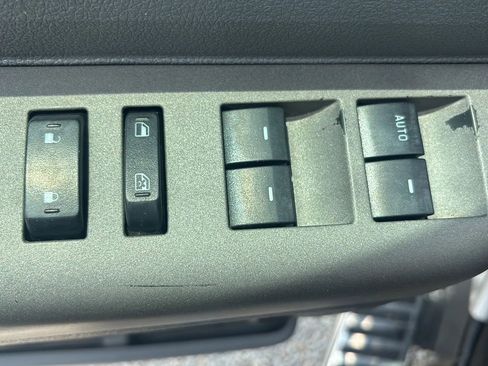 Used 2012 Ford F250 XLT w/ Advanced Security Group AWD/4WD image 19