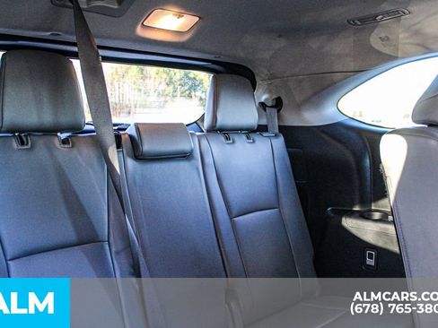 Used 2021 Toyota Highlander XLE image 21