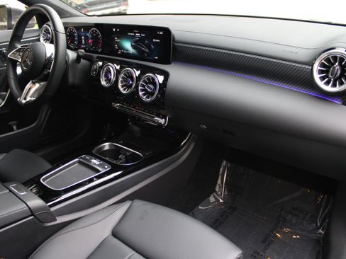 Used 2025 Mercedes-Benz CLA 250 4MATIC image 22