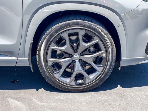 New 2026 Lexus TX 500h AWD image 9
