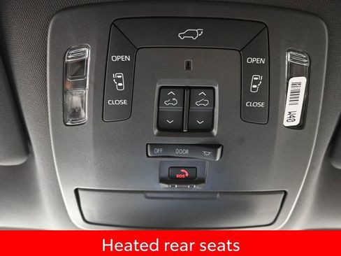 Certified 2024 Toyota Sienna Platinum image 23