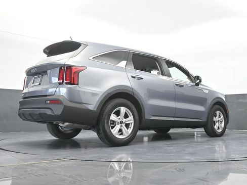 Used 2023 Kia Sorento LX FWD image 59