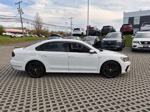 Used 2018 Volkswagen Passat 2.0T R-Line FWD image 2