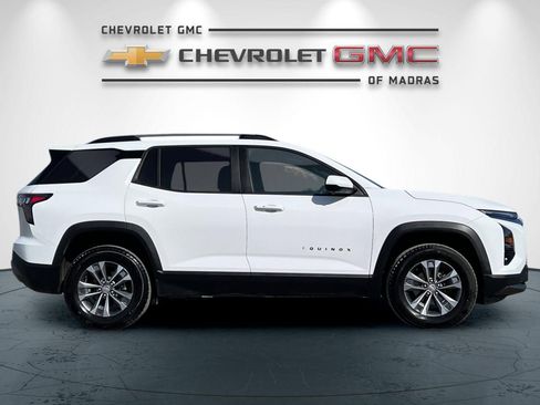 Used 2025 Chevrolet Equinox LT w/ Convenience Package II AWD/4WD image 2
