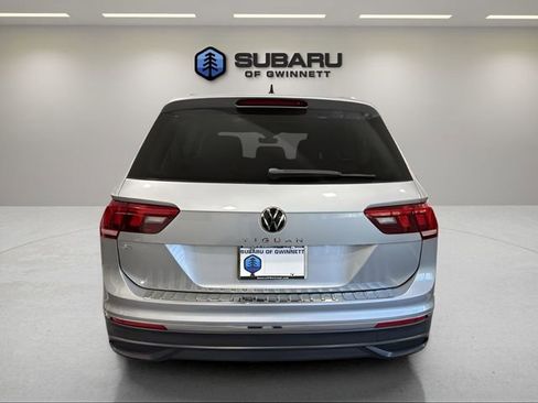 Used 2022 Volkswagen Tiguan SE w/ Panoramic Sunroof Package image 4