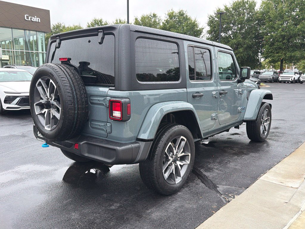 Used 2024 Jeep Wrangler Unlimited w/ Convenience Group AWD/4WD image 8