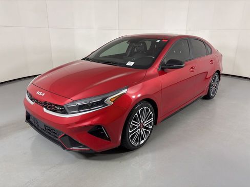 Used 2022 Kia Forte GT w/ GT Technology Package image 4