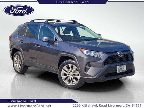 Used 2021 Toyota RAV4 XLE Premium image 1