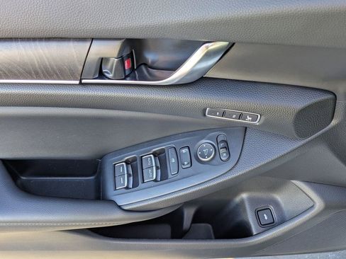 Certified 2022 Honda Accord Touring image 5