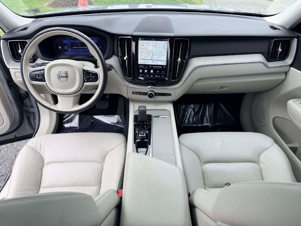Used 2024 Volvo XC60 B5 Plus w/ Protection Package Premier AWD/4WD image 2