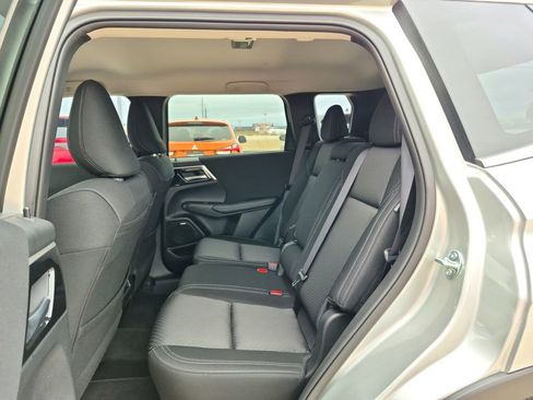 New 2026 Mitsubishi Outlander ES FWD image 16