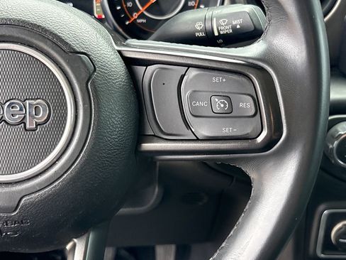Used 2018 Jeep Wrangler Unlimited Sport S AWD/4WD image 21