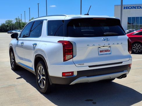 Used 2020 Hyundai Palisade SEL FWD image 2