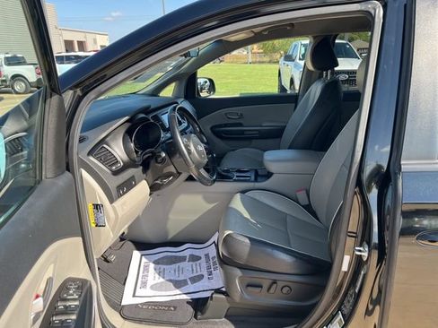Used 2020 Kia Sedona EX image 10