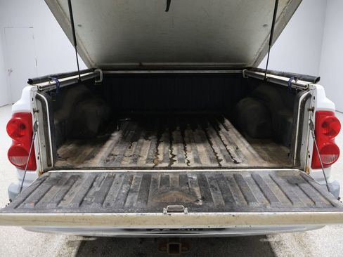 Used 2005 Dodge Dakota SLT image 4
