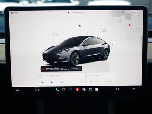 Used 2023 Tesla Model 3 Standard Range RWD image 31
