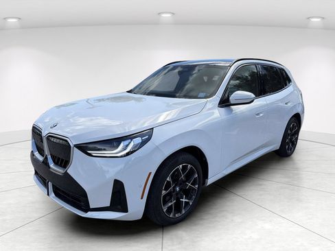 Certified 2025 BMW X3 xDrive30i w/ Premium Package AWD/4WD image 8