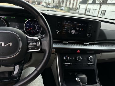 Certified 2024 Kia Carnival LX image 39