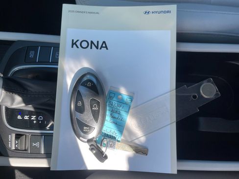 Used 2025 Hyundai Kona SEL image 10