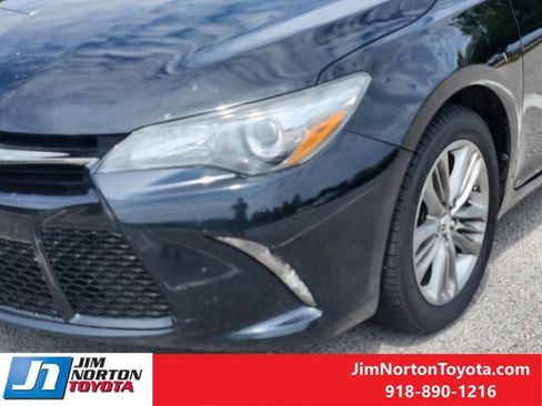 Used 2016 Toyota Camry SE FWD image 11