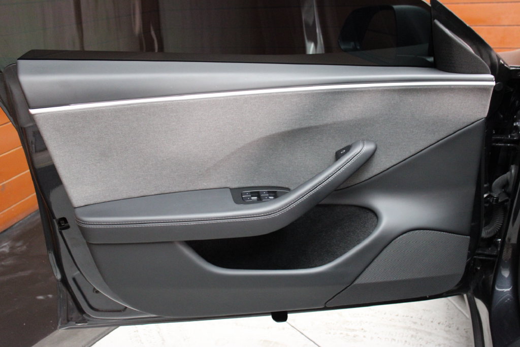 Used 2025 Tesla Model 3 Long Range RWD image 18