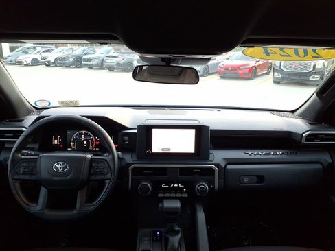 Used 2024 Toyota Tacoma SR image 23