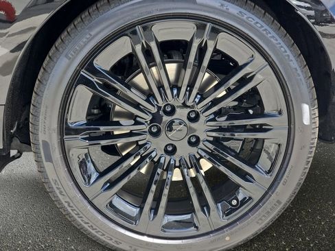 New 2026 Land Rover Range Rover Long Wheelbase SE AWD/4WD image 35
