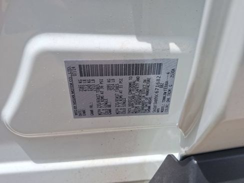 Used 2025 Nissan Rogue S AWD/4WD image 29