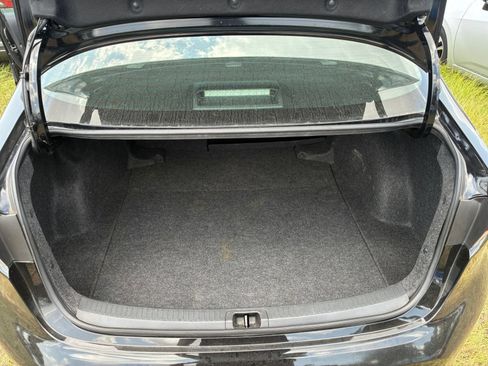 Used 2025 Toyota Corolla LE FWD image 29
