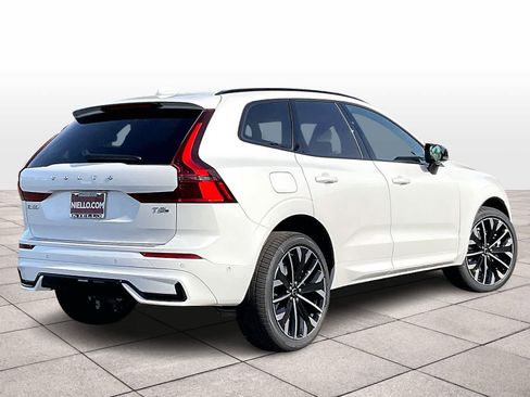 New 2026 Volvo XC60 T8 Ultra w/ Climate Package AWD/4WD image 4