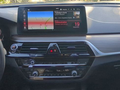 Used 2023 BMW 530i w/ Premium Package image 17