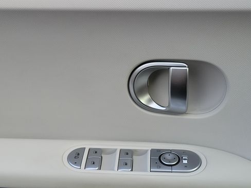 Certified 2024 Hyundai Ioniq 5 SEL RWD image 15
