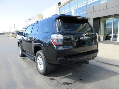 Used 2024 Toyota 4Runner SR5 AWD/4WD image 5